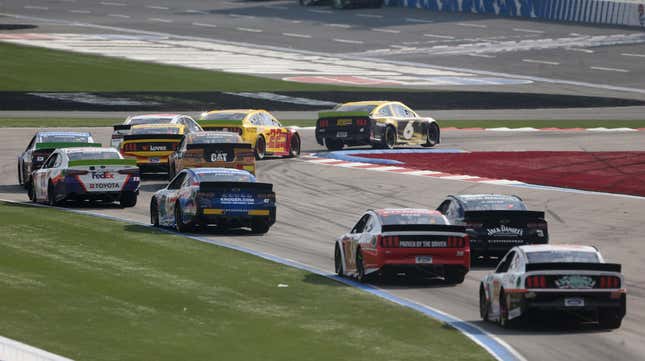 Image for article titled Hybrid NASCAR Could Be Here As Soon As 2022