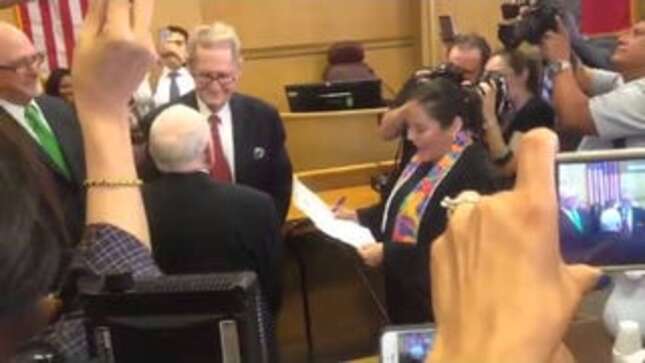 Texas County Clerk Refuses Gay Marriage Licenses, Just to Be a Dick