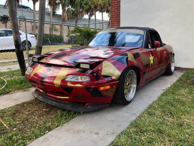Image for article titled At $2,500, Is This Custom 1992 Mazda MX-5 Miata a Book You Don’t Judge by its Cover?