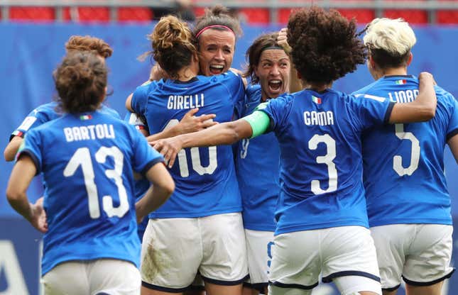 Image for article titled Italy Stun Australia With Stoppage-Time Winner