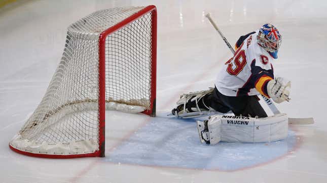 Former Chelsea Goalie Petr Čech Makes Match-Winning Save...In Hockey