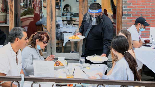 Image for article titled Chicago restaurant owners not entirely thrilled about reopening
