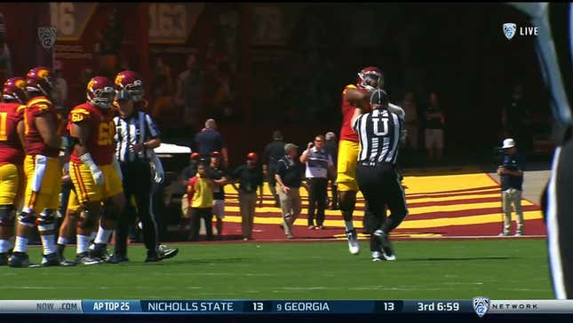 USC Lineman Ejected After Fighting With Official