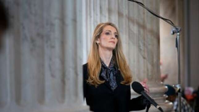 Image for article titled Kelly Loeffler and Her Luxurious Blowout Are Off the Hook for Insider Trading