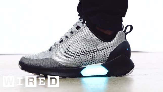 Las zapatillas de Nike que se atan solas se pondrán a la venta el 28 de noviembre<em></em>