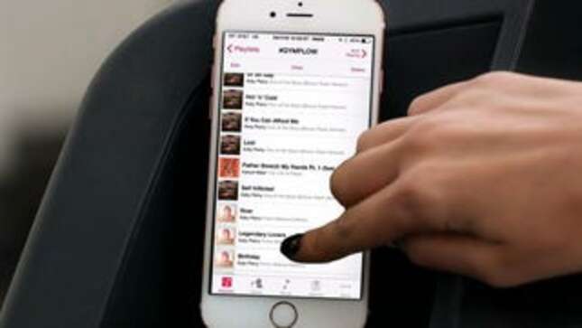 Don't Be Like Taylor Swift, Sign Up For The Jezebel Newsletter Instead