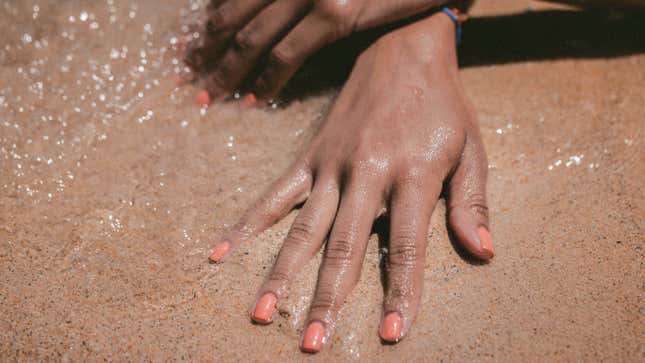 Image for article titled Here&#39;s How to Get a Poppin&#39; Manicure in Quarantine