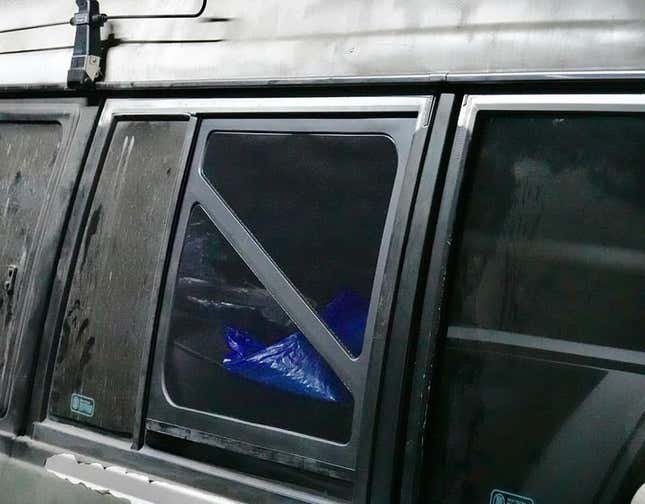 Image for article titled Mitsubishi's Mosquito Window For Cars Didn't Catch On But It's Still Cool