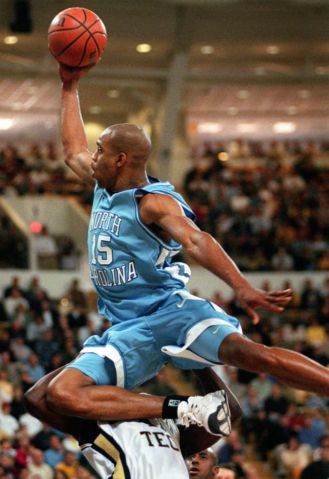 NBA Vet Vince Carter Makes History for Longest Playing Record of