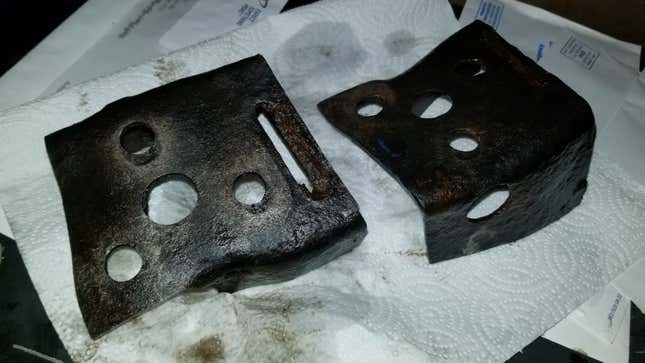 Image for article titled This Fun Science Experiment Is The Ultimate Way To Remove Rust From Car Parts And Tools