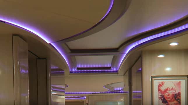 Image for article titled Would You Drive Justin Bieber's Tour Bus?