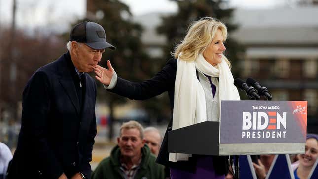 Viral Photo Of Joe Biden Biting A Woman S Finger Slightly Less Weird In Context