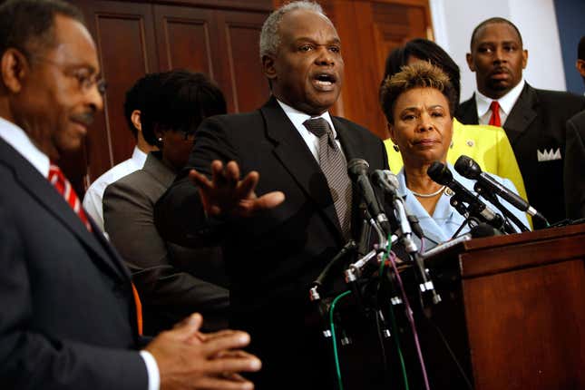 Congressional Black Caucus member Rep. David Scott (D-GA) (C) addresses a news conference about health care reform with Chair Rep. Barbara Lee (D-CA) (2nd R), Sen. Roland Burris (D-IL) (L) and other members at the U.S. Capitol September 9, 2009 in Washington, DC. Lee said the caucus expects President Barack Obama to show support for a “robust” public option during his speech to Congress tonight.