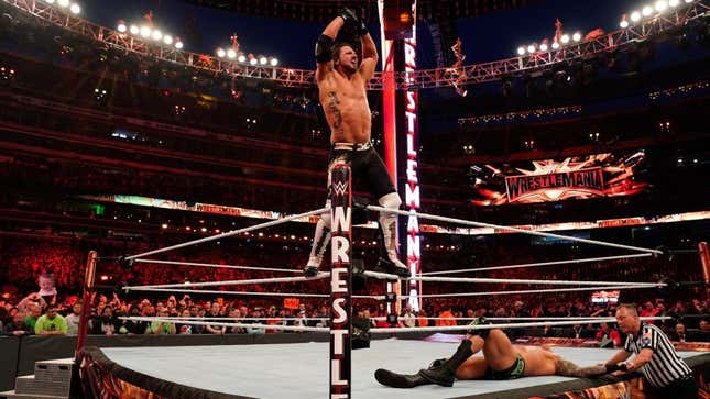 Image for article titled WWE Screwed WrestleMania Fans With Blinding Lights