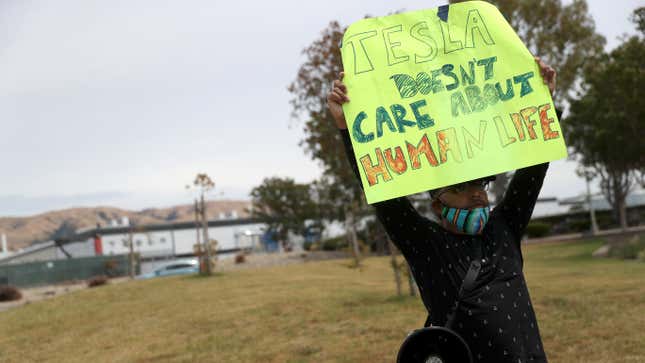 Image for article titled Around 450 Workers Got COVID-19 In The Bay Area Tesla Plant That Opened Against Rules