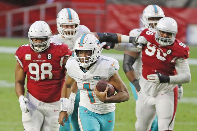 NFL Week 9 morsels: Tua outlasts Murray after baby-legged FG attempt, Giants win by default, Bills score at will against Seattle
