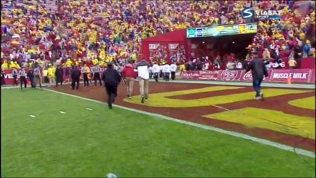 Brian Kelly Closes Out Notre Dame's Dogshit Season By Losing, Yelling, And Talking About Accountability