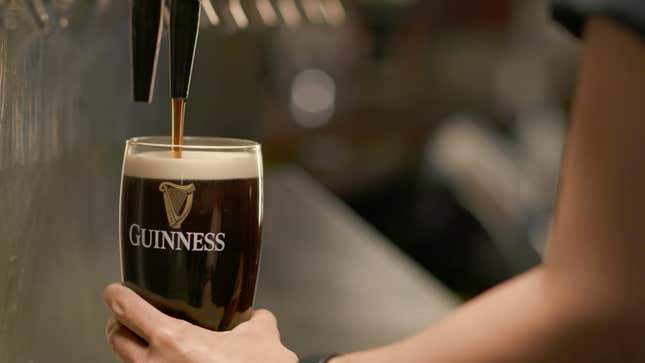 Image for article titled 1 Right Way And 6 Very Wrong Ways To Pour A Guinness On St. Patrick’s Day