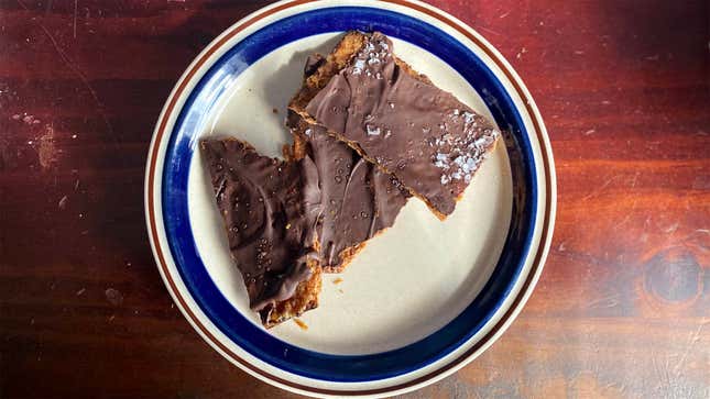 Image for article titled The saga of matzo caramel buttercrunch, the greatest of Passover miracles