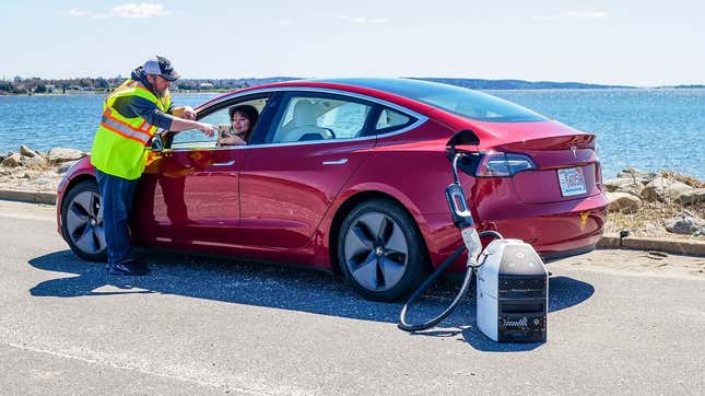 Image for article titled Mobile Charging for EVs Could Be The Future With A Startup Called SparkCharge