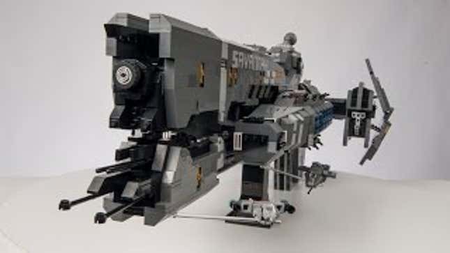 <em>Halo: Reach</em>'s UNSC Savannah In LEGO Form