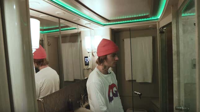Image for article titled Would You Drive Justin Bieber's Tour Bus?