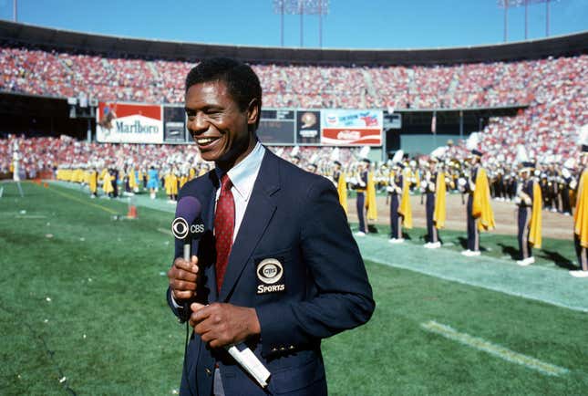 Image for article titled Irv Cross, 1st Black Full-Time Sports Analyst on National Television, Dead at 81