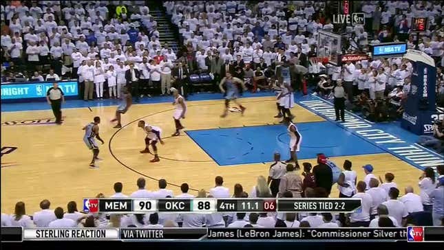 Russell Westbrook's Steal And Dunk Puts Grizzlies-Thunder Into OT