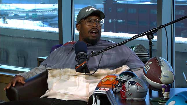 Von Miller Tries To Woo Kirk Cousins To Denver With Cereal And Rainbows