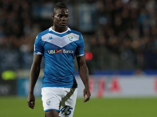 Image for article titled Soccer Star Mario Balotelli Threatens to Leave Game After Enduring Racial Abuse, Monkey Chants