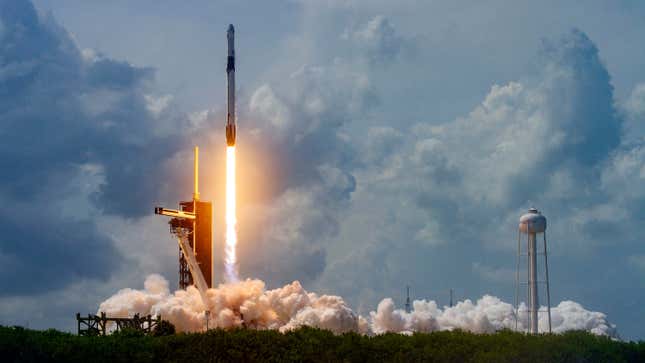 Image for article titled SpaceX&#39;s Spacecraft Docks Successfully While U.S. and Russia Launch Cold War-Era Quips on the Ground