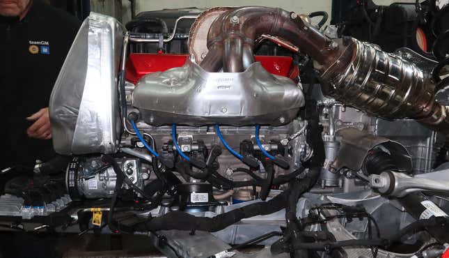 Image for article titled I Helped Reassemble A Stripped-Down 2020 Chevy Corvette C8. What I Saw Was Beautiful