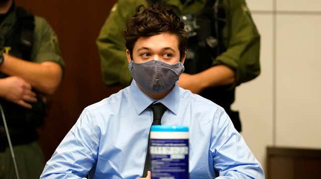 Image for article titled To the Surprise of No One, a Bunch of Cops Donated Money to Kyle Rittenhouse