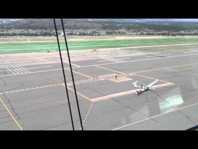 Watch Pilots' Quick Reactions Save Planes From Destruction By Wind