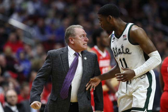 Head coach Tom Izzo of the Michigan State Spartans glares at Aaron Henry after a play during their game in the First Round of the NCAA Basketball Tournament against the Bradley Braves at Wells Fargo Arena on March 21, 2019 in Des Moines, Iowa.