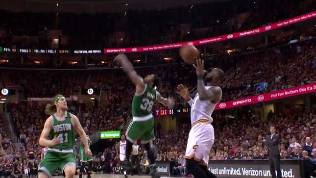 Kevin Love Threw A Perfect Touchdown Pass