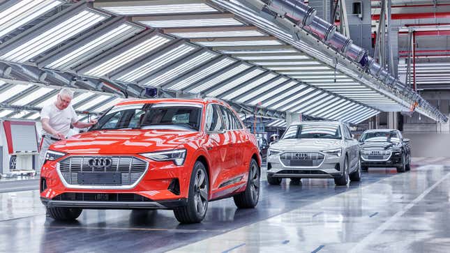 Image for article titled The Audi E-Tron Can&#39;t Catch a Break