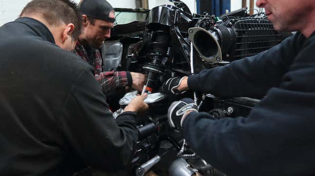 Image for article titled I Helped Reassemble A Stripped-Down 2020 Chevy Corvette C8. What I Saw Was Beautiful