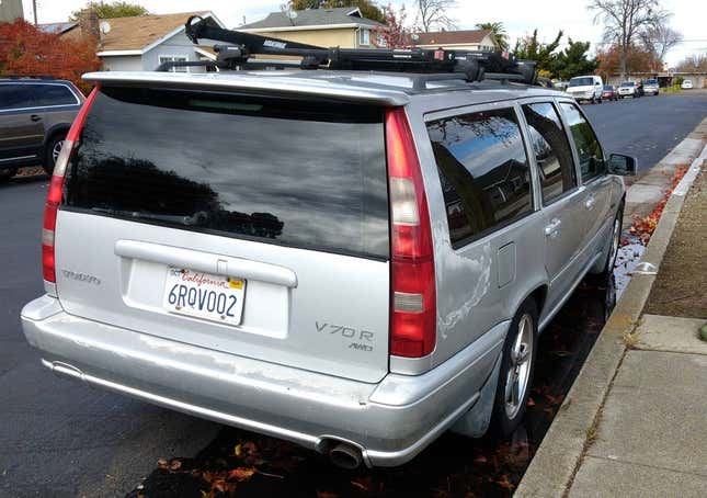 Image for article titled At $1,700, Could This Somewhat Rough 1998 Volvo V70 Still Make A Good ‘R’-gument?