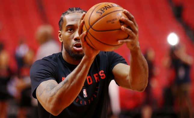 Image for article titled Report: The Clippers Remain The Most Desperate Suitor In The Kawhi Leonard Sweepstakes