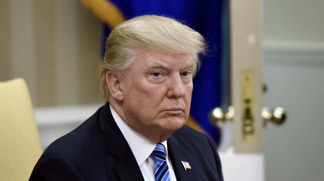 Image for article titled Trump Signs Executive Order Banning Federal Contractors From Providing Diversity Trainings