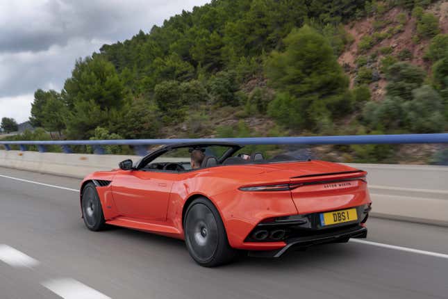 Image for article titled The Aston Martin DBS Superleggera Volante Is a 200 MPH Convertible With Two Distinct Personalities