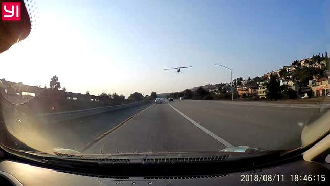 Dashcam Captures Plane Making Emergency Landing On California Highway<em></em><em></em>
