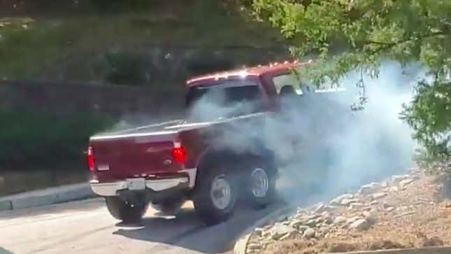 Image for article titled Watch A Six-Wheeled Ford Super Duty Fail At Climbing A Slight Incline