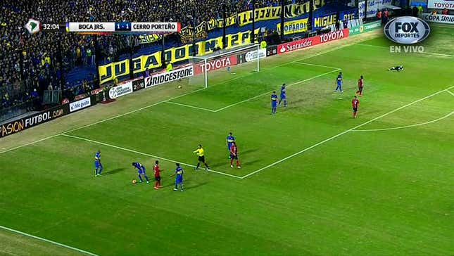 Boca Juniors Keeper Gets Knocked Out, Stays In Match