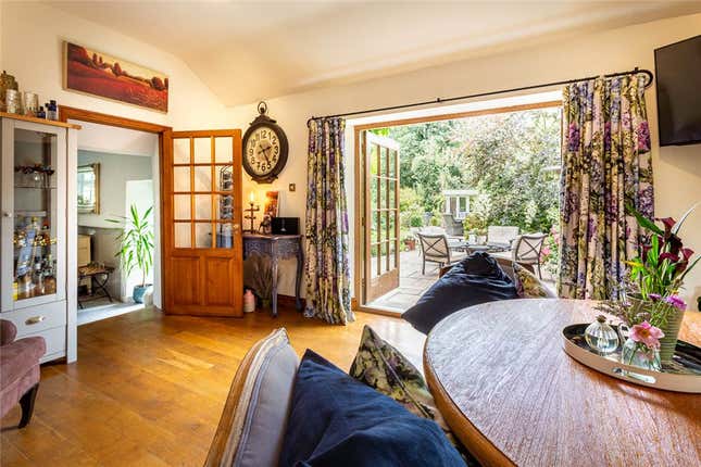 Image for article titled Let's Move to This Tasteful Ancient Manor House