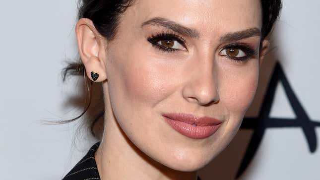 Image for article titled Clarity Fan Hilaria Baldwin Wants to Clarify Things and Clear Some Things Up
