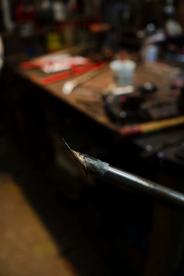 Image for article titled Here's How An Expert Framebuilder Will Repair My Horrible Old Schwinn's Snapped Frame