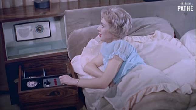 Image for article titled This 1959 Film About the Bed of the Future Tried So Hard to Be Secretly Horny