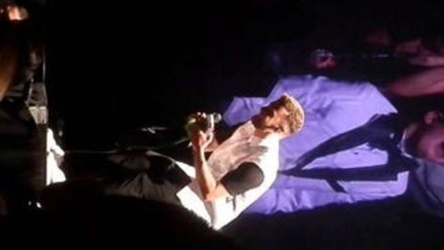 Justin Timberlake Cries on Stage After Kid Gives Him Birthday Present